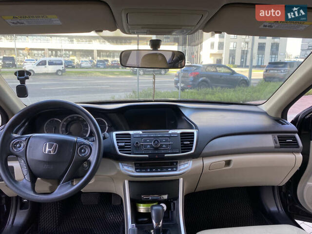 Черный Хонда Аккорд, объемом двигателя 2.4 л и пробегом 190 тыс. км за 11200 $, фото 9 на Automoto.ua