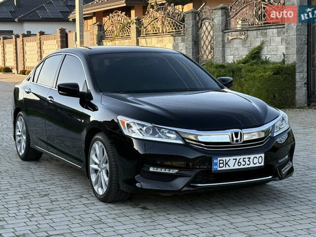 Черный Хонда Аккорд, объемом двигателя 2.4 л и пробегом 181 тыс. км за 13500 $, фото 4 на Automoto.ua