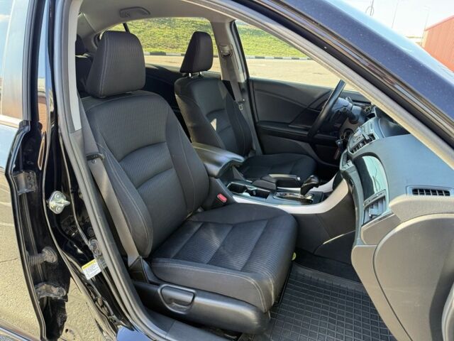 Черный Хонда Аккорд, объемом двигателя 2.4 л и пробегом 200 тыс. км за 12350 $, фото 22 на Automoto.ua