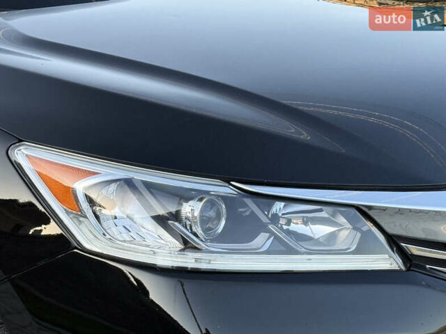 Черный Хонда Аккорд, объемом двигателя 2.4 л и пробегом 181 тыс. км за 13500 $, фото 6 на Automoto.ua