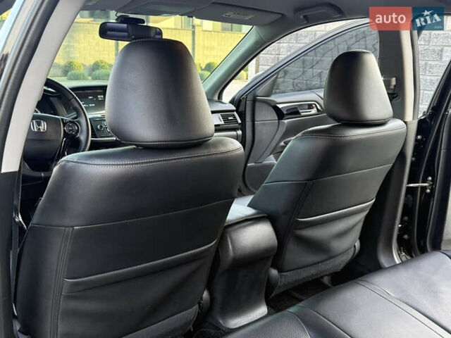 Черный Хонда Аккорд, объемом двигателя 2.4 л и пробегом 181 тыс. км за 13500 $, фото 44 на Automoto.ua