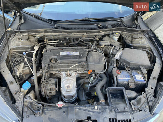 Черный Хонда Аккорд, объемом двигателя 2.4 л и пробегом 190 тыс. км за 11200 $, фото 13 на Automoto.ua