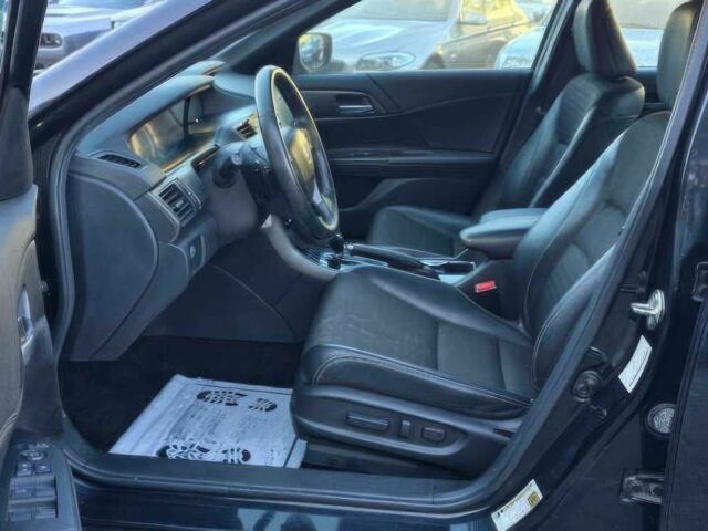 Черный Хонда Аккорд, объемом двигателя 2.4 л и пробегом 74 тыс. км за 10500 $, фото 8 на Automoto.ua