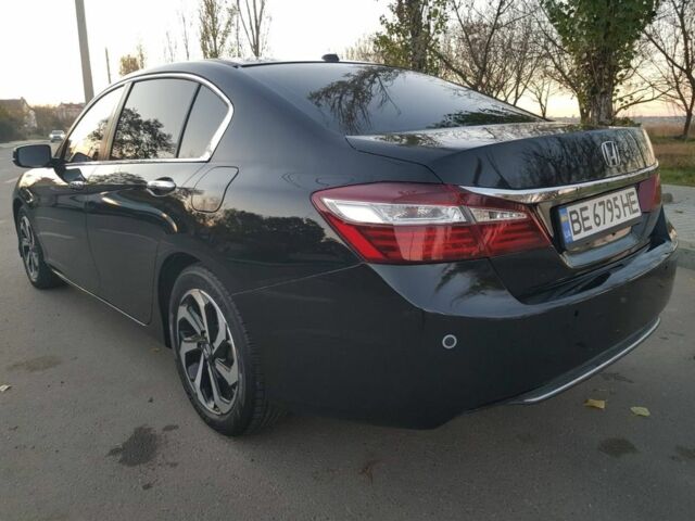 Черный Хонда Аккорд, объемом двигателя 2.4 л и пробегом 33 тыс. км за 15000 $, фото 2 на Automoto.ua