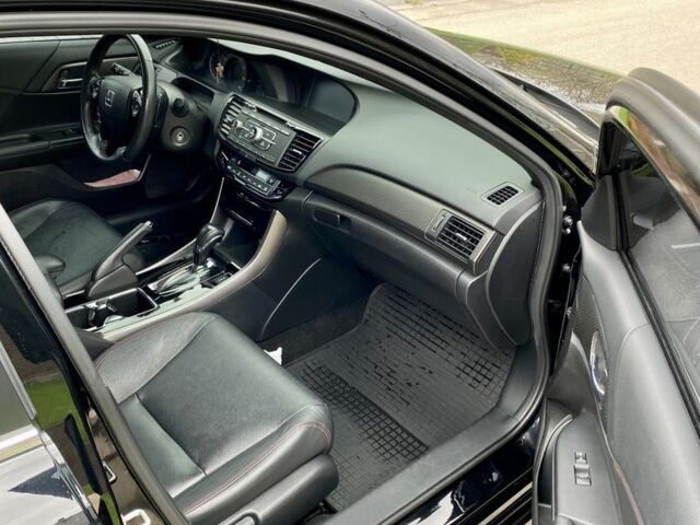 Черный Хонда Аккорд, объемом двигателя 2.4 л и пробегом 135 тыс. км за 14999 $, фото 5 на Automoto.ua