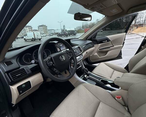 Черный Хонда Аккорд, объемом двигателя 2.35 л и пробегом 255 тыс. км за 12700 $, фото 17 на Automoto.ua