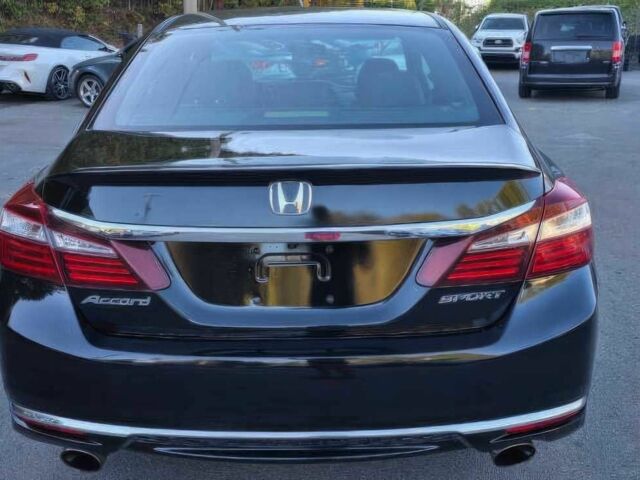 Черный Хонда Аккорд, объемом двигателя 2.4 л и пробегом 74 тыс. км за 10500 $, фото 6 на Automoto.ua