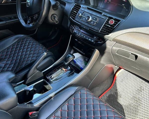 Чорний Хонда Аккорд, об'ємом двигуна 2.36 л та пробігом 149 тис. км за 15000 $, фото 5 на Automoto.ua