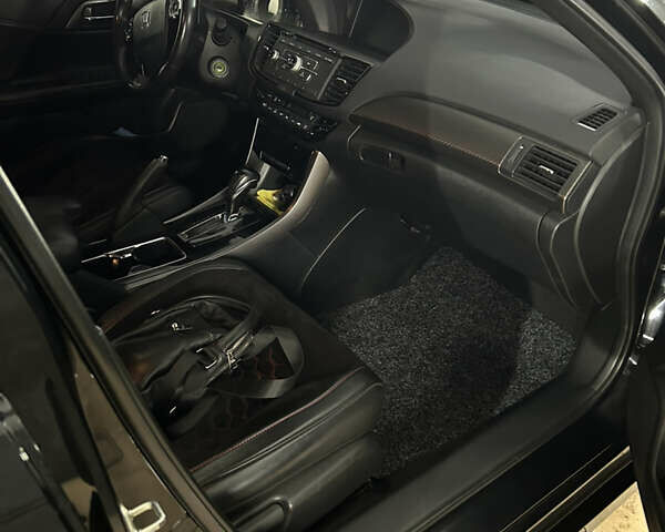 Чорний Хонда Аккорд, об'ємом двигуна 2.4 л та пробігом 131 тис. км за 15200 $, фото 17 на Automoto.ua