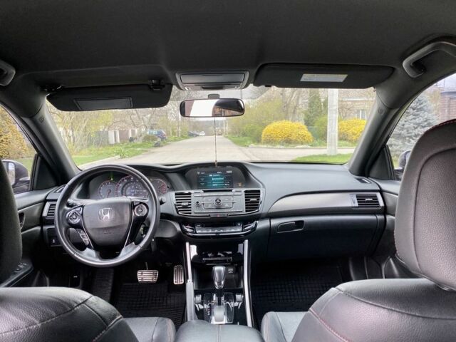 Черный Хонда Аккорд, объемом двигателя 2.4 л и пробегом 135 тыс. км за 14999 $, фото 7 на Automoto.ua