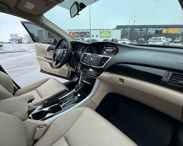 Черный Хонда Аккорд, объемом двигателя 2.35 л и пробегом 255 тыс. км за 12700 $, фото 12 на Automoto.ua