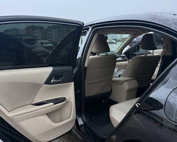 Черный Хонда Аккорд, объемом двигателя 2.35 л и пробегом 255 тыс. км за 12700 $, фото 20 на Automoto.ua