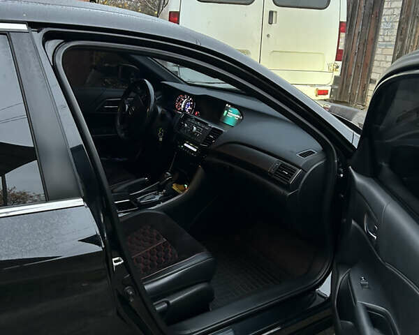 Чорний Хонда Аккорд, об'ємом двигуна 2.4 л та пробігом 131 тис. км за 15200 $, фото 10 на Automoto.ua