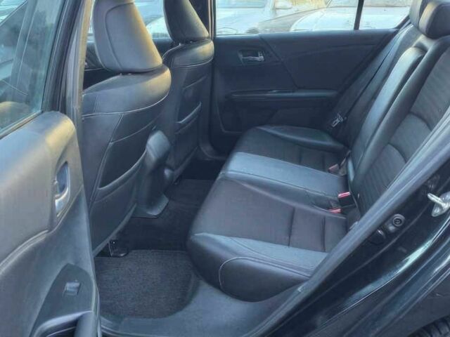 Черный Хонда Аккорд, объемом двигателя 2.4 л и пробегом 74 тыс. км за 10500 $, фото 9 на Automoto.ua