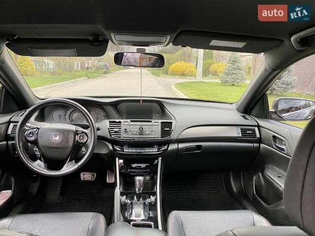 Черный Хонда Аккорд, объемом двигателя 2.36 л и пробегом 138 тыс. км за 15700 $, фото 7 на Automoto.ua