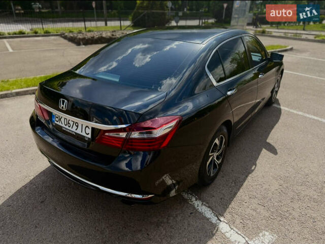 Черный Хонда Аккорд, объемом двигателя 2.4 л и пробегом 185 тыс. км за 13300 $, фото 3 на Automoto.ua