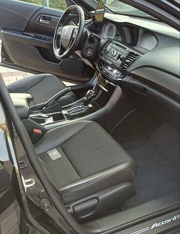 Черный Хонда Аккорд, объемом двигателя 2.36 л и пробегом 130 тыс. км за 16300 $, фото 10 на Automoto.ua