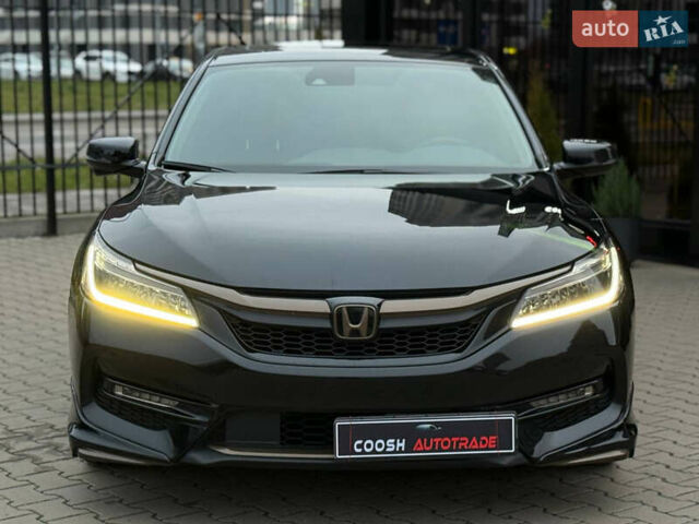 Черный Хонда Аккорд, объемом двигателя 3.5 л и пробегом 136 тыс. км за 17700 $, фото 1 на Automoto.ua