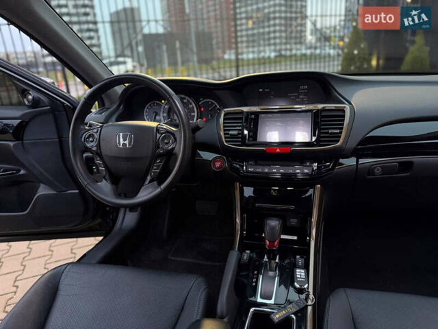 Черный Хонда Аккорд, объемом двигателя 3.5 л и пробегом 136 тыс. км за 17700 $, фото 14 на Automoto.ua