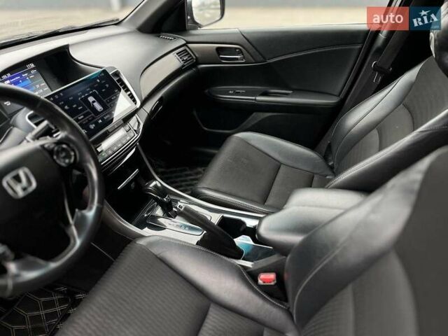 Чорний Хонда Аккорд, об'ємом двигуна 2.4 л та пробігом 210 тис. км за 13200 $, фото 13 на Automoto.ua