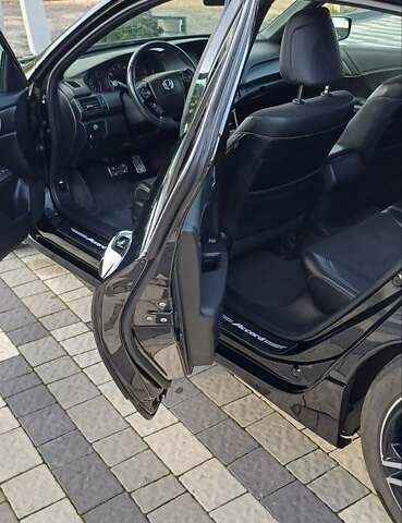 Черный Хонда Аккорд, объемом двигателя 2.36 л и пробегом 130 тыс. км за 16300 $, фото 11 на Automoto.ua