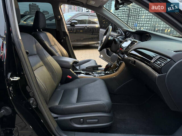 Черный Хонда Аккорд, объемом двигателя 3.5 л и пробегом 136 тыс. км за 17700 $, фото 11 на Automoto.ua