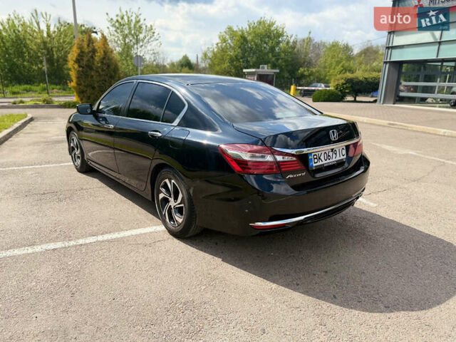 Черный Хонда Аккорд, объемом двигателя 2.4 л и пробегом 185 тыс. км за 13300 $, фото 5 на Automoto.ua