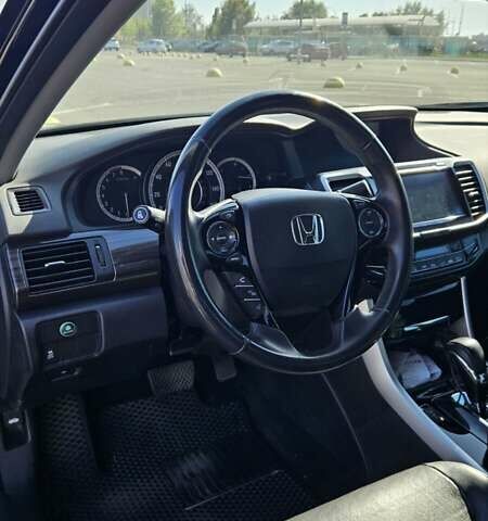 Черный Хонда Аккорд, объемом двигателя 2.36 л и пробегом 200 тыс. км за 16800 $, фото 7 на Automoto.ua