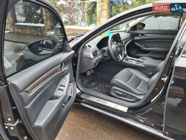 Черный Хонда Аккорд, объемом двигателя 1.5 л и пробегом 74 тыс. км за 17777 $, фото 9 на Automoto.ua