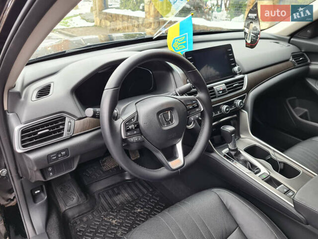 Черный Хонда Аккорд, объемом двигателя 1.5 л и пробегом 74 тыс. км за 17777 $, фото 12 на Automoto.ua