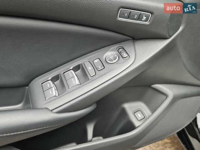 Черный Хонда Аккорд, объемом двигателя 1.5 л и пробегом 74 тыс. км за 17777 $, фото 11 на Automoto.ua