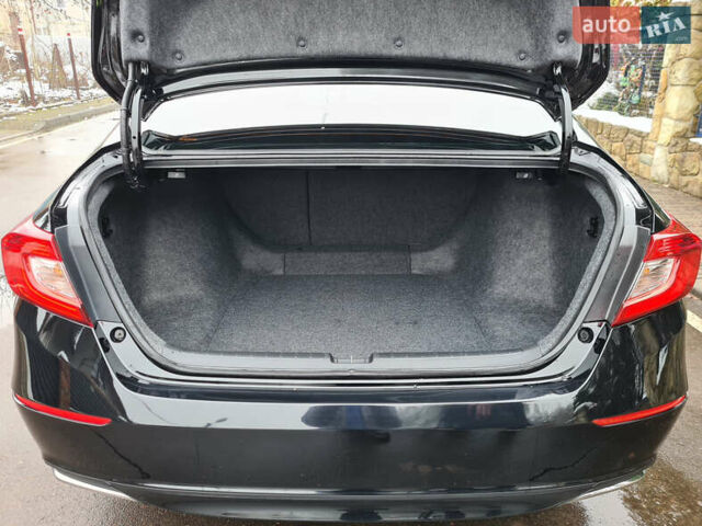 Черный Хонда Аккорд, объемом двигателя 1.5 л и пробегом 74 тыс. км за 17777 $, фото 19 на Automoto.ua