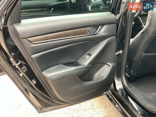 Черный Хонда Аккорд, объемом двигателя 2 л и пробегом 145 тыс. км за 19990 $, фото 20 на Automoto.ua