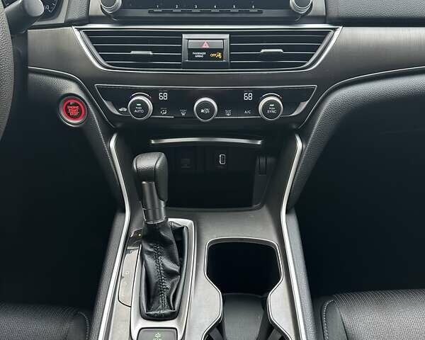 Черный Хонда Аккорд, объемом двигателя 1.5 л и пробегом 126 тыс. км за 15500 $, фото 14 на Automoto.ua