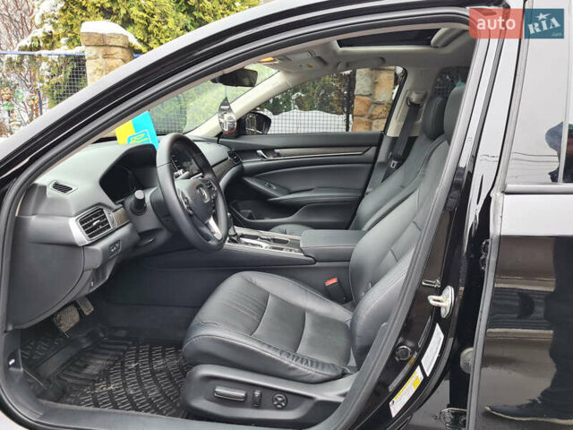 Черный Хонда Аккорд, объемом двигателя 1.5 л и пробегом 74 тыс. км за 17777 $, фото 10 на Automoto.ua