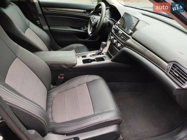 Черный Хонда Аккорд, объемом двигателя 1.5 л и пробегом 91 тыс. км за 17000 $, фото 12 на Automoto.ua