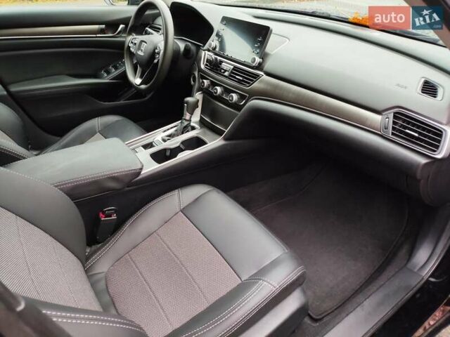 Черный Хонда Аккорд, объемом двигателя 1.5 л и пробегом 91 тыс. км за 17000 $, фото 13 на Automoto.ua