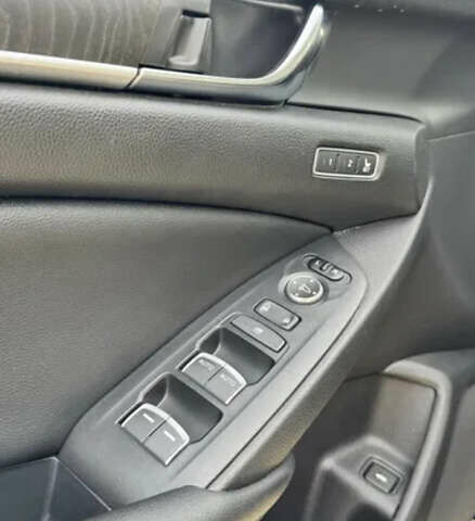 Чорний Хонда Аккорд, об'ємом двигуна 1.5 л та пробігом 94 тис. км за 19800 $, фото 8 на Automoto.ua