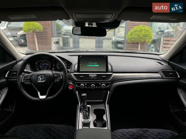 Черный Хонда Аккорд, объемом двигателя 1.5 л и пробегом 43 тыс. км за 21500 $, фото 7 на Automoto.ua