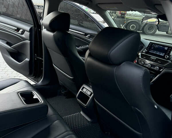 Черный Хонда Аккорд, объемом двигателя 1.5 л и пробегом 60 тыс. км за 19900 $, фото 18 на Automoto.ua