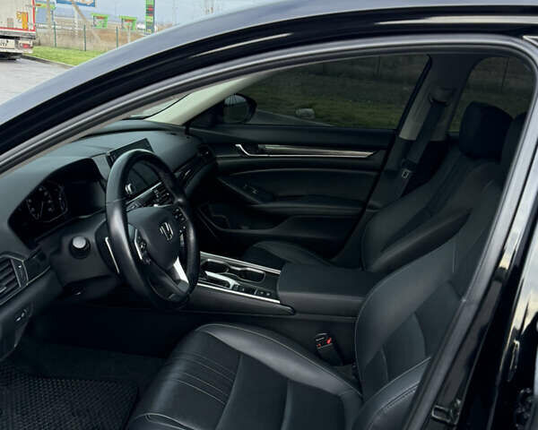 Черный Хонда Аккорд, объемом двигателя 1.5 л и пробегом 60 тыс. км за 19900 $, фото 16 на Automoto.ua