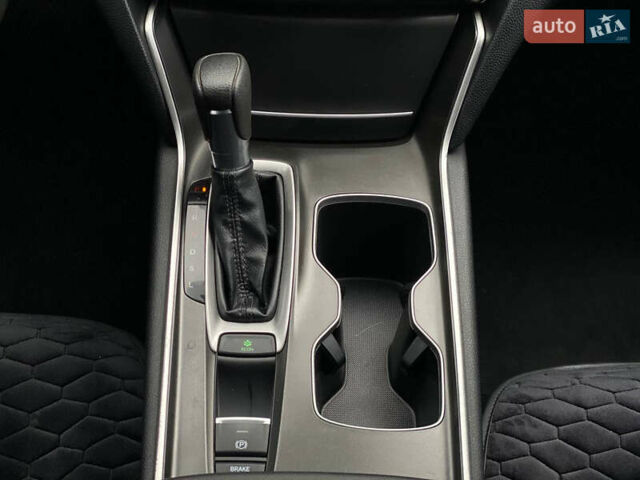 Черный Хонда Аккорд, объемом двигателя 1.5 л и пробегом 43 тыс. км за 21500 $, фото 15 на Automoto.ua