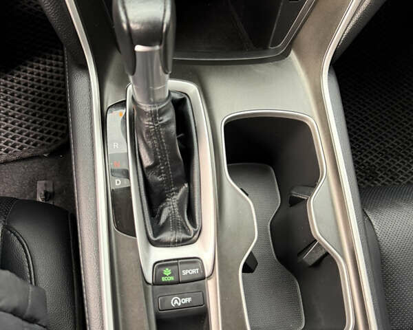 Черный Хонда Аккорд, объемом двигателя 1.5 л и пробегом 60 тыс. км за 19900 $, фото 25 на Automoto.ua