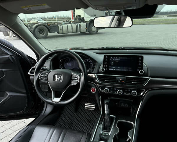 Черный Хонда Аккорд, объемом двигателя 1.5 л и пробегом 60 тыс. км за 19900 $, фото 22 на Automoto.ua