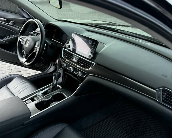 Черный Хонда Аккорд, объемом двигателя 1.5 л и пробегом 60 тыс. км за 19900 $, фото 21 на Automoto.ua