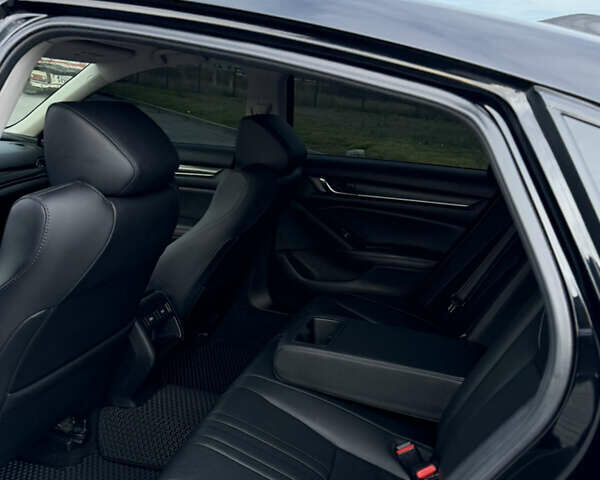 Черный Хонда Аккорд, объемом двигателя 1.5 л и пробегом 60 тыс. км за 19900 $, фото 17 на Automoto.ua