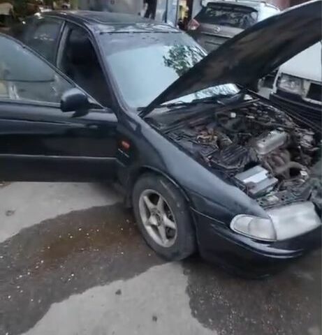 Черный Хонда Аккорд, объемом двигателя 2 л и пробегом 400 тыс. км за 2616 $, фото 2 на Automoto.ua