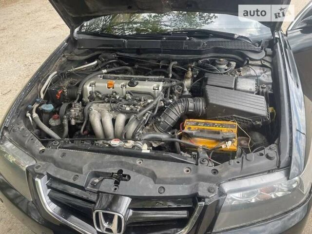 Черный Хонда Аккорд, объемом двигателя 2.4 л и пробегом 400 тыс. км за 5500 $, фото 5 на Automoto.ua