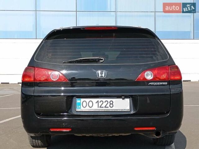 Чорний Хонда Аккорд, об'ємом двигуна 2 л та пробігом 273 тис. км за 5555 $, фото 6 на Automoto.ua