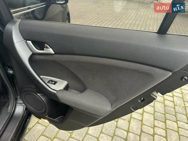 Черный Хонда Аккорд, объемом двигателя 2 л и пробегом 253 тыс. км за 7900 $, фото 43 на Automoto.ua